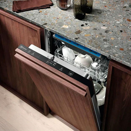 1930917_v07_b 04_02_2024 18_42_30.jpg